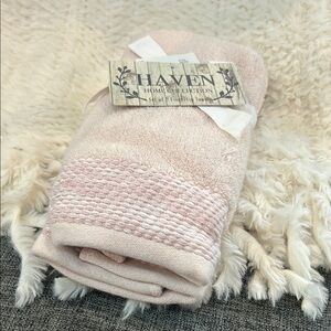 Haven Home Collection Pink Hand Towels set of 2